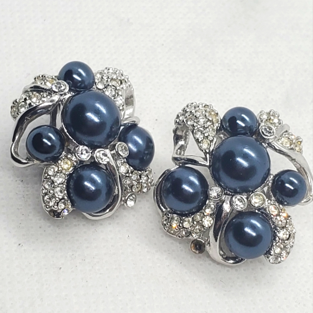 St John Clip Earrings Sophisticated Pearls In Gray-Swarovsky Crystal Earrings